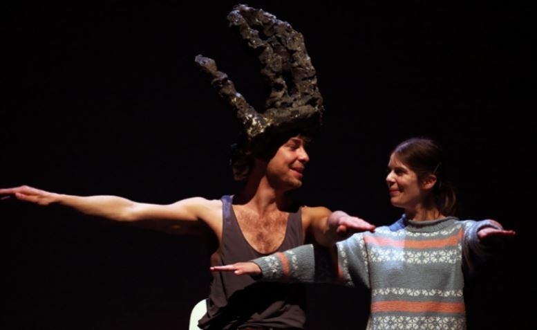 Dominique toute seule