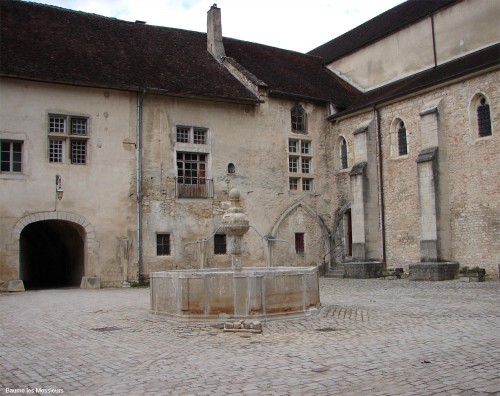 ABBAYE SAINT-PIERRE DE BAUME-LES-MESSIEURS